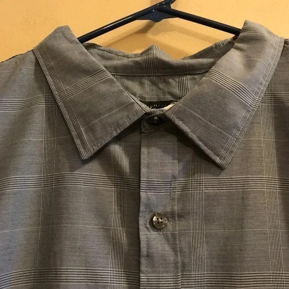 Van Heusen NWT Traveler Button Front Plaid Shirt - Picture 2 of 9